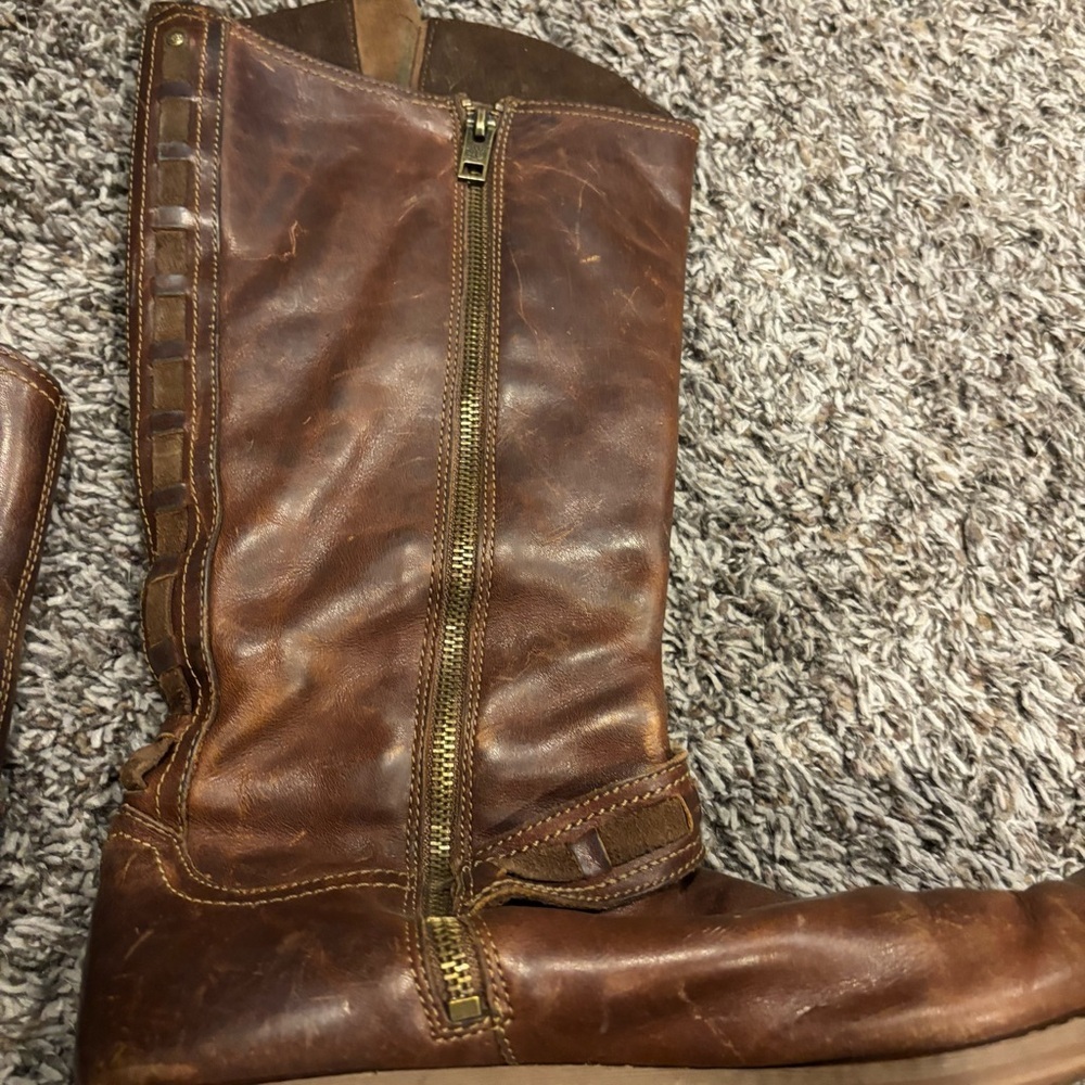 Women’s Timberland Tan Leather Boots - Picture 8 of 8